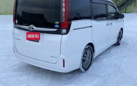 Toyota Esquire I, 2016 год, 2 200 000 рублей, 4 фотография