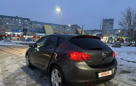 Opel Astra J, 2010 год, 700 000 рублей, 2 фотография