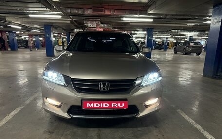 Honda Accord IX рестайлинг, 2013 год, 2 100 000 рублей, 1 фотография