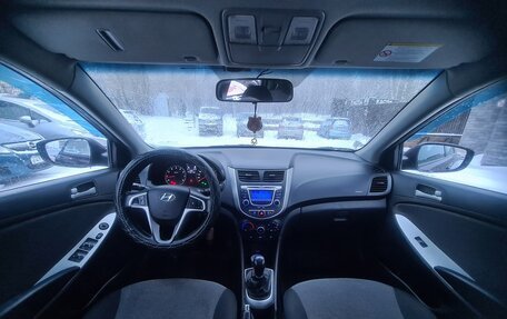 Hyundai Solaris II рестайлинг, 2012 год, 690 000 рублей, 2 фотография