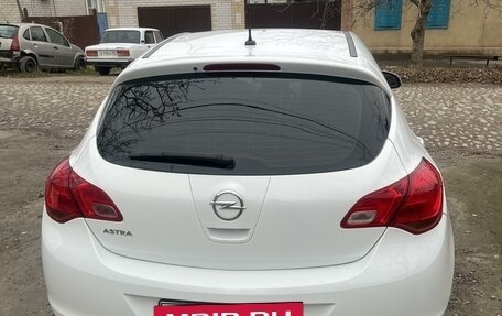 Opel Astra J, 2012 год, 890 000 рублей, 3 фотография