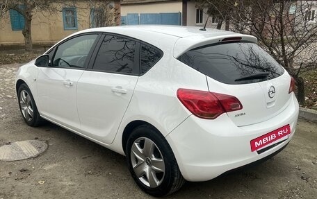 Opel Astra J, 2012 год, 890 000 рублей, 2 фотография