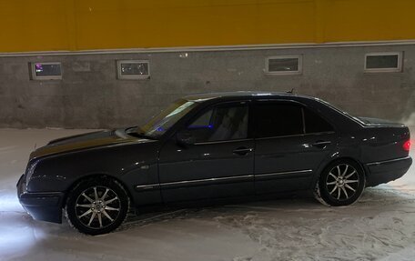 Mercedes-Benz E-Класс, 1999 год, 600 000 рублей, 11 фотография