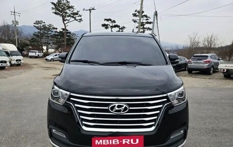 Hyundai Grand Starex Grand Starex I рестайлинг 2, 2020 год, 2 500 000 рублей, 2 фотография