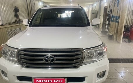 Toyota Land Cruiser 200, 2014 год, 4 800 000 рублей, 2 фотография