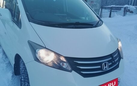 Honda Freed I, 2011 год, 850 000 рублей, 1 фотография