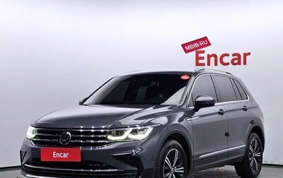 Volkswagen Tiguan II, 2021 год, 2 970 000 рублей, 1 фотография