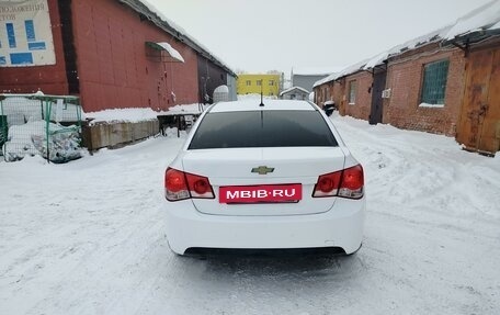 Chevrolet Cruze II, 2010 год, 440 000 рублей, 3 фотография