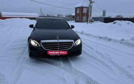 Mercedes-Benz E-Класс, 2018 год, 2 550 000 рублей, 2 фотография