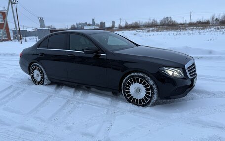 Mercedes-Benz E-Класс, 2018 год, 2 550 000 рублей, 3 фотография