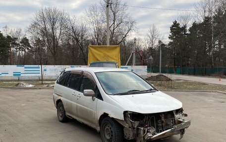 Nissan Prairie III, 2000 год, 190 000 рублей, 1 фотография