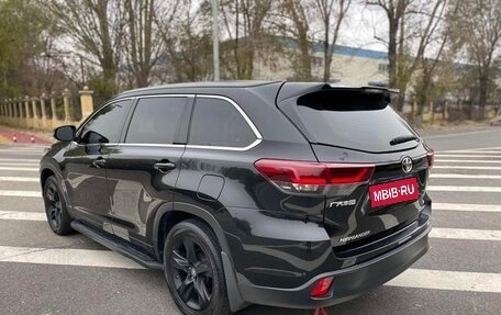 Toyota Highlander III, 2021 год, 2 999 999 рублей, 3 фотография