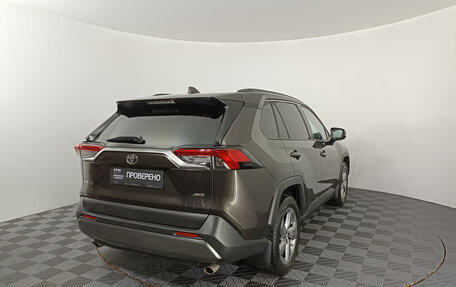 Toyota RAV4, 2021 год, 3 649 000 рублей, 9 фотография