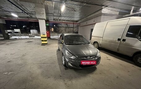 Hyundai Solaris II рестайлинг, 2011 год, 780 000 рублей, 5 фотография