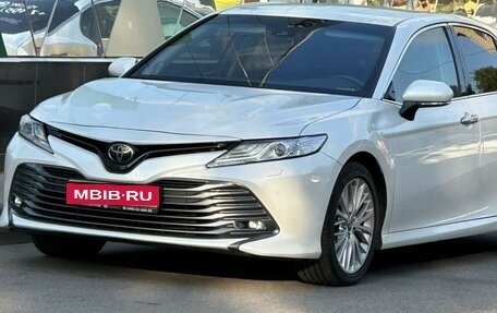 Toyota Camry, 2019 год, 2 850 000 рублей, 1 фотография