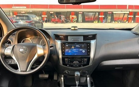 Nissan Navara (Frontier), 2021 год, 3 798 000 рублей, 5 фотография