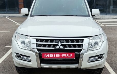 Mitsubishi Pajero IV, 2014 год, 2 750 000 рублей, 2 фотография