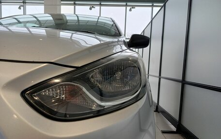 Hyundai Solaris II рестайлинг, 2011 год, 870 000 рублей, 17 фотография