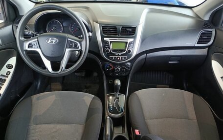 Hyundai Solaris II рестайлинг, 2011 год, 870 000 рублей, 14 фотография