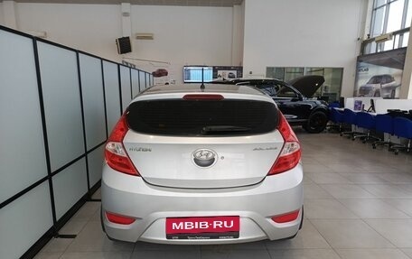 Hyundai Solaris II рестайлинг, 2011 год, 870 000 рублей, 6 фотография