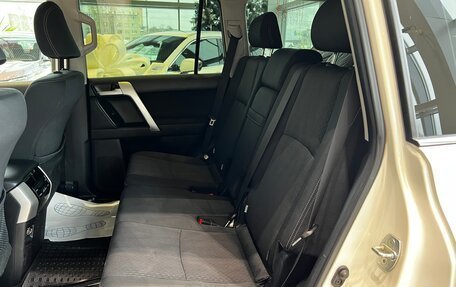 Toyota Land Cruiser Prado 150 рестайлинг 2, 2017 год, 4 895 000 рублей, 14 фотография