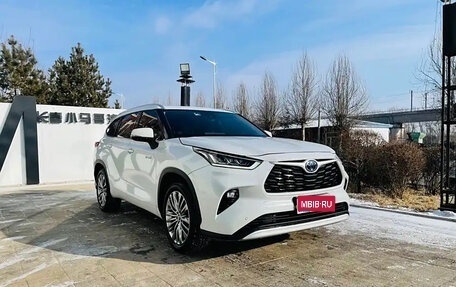 Toyota Highlander, 2022 год, 4 210 013 рублей, 2 фотография