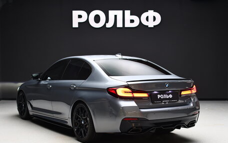 BMW 5 серия, 2022 год, 5 400 000 рублей, 2 фотография