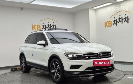 Volkswagen Tiguan II, 2020 год, 2 650 013 рублей, 2 фотография