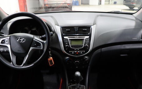 Hyundai Solaris II рестайлинг, 2012 год, 789 990 рублей, 13 фотография