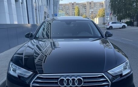 Audi A4, 2018 год, 2 440 000 рублей, 3 фотография