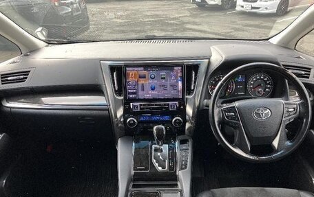 Toyota Alphard III, 2017 год, 3 550 000 рублей, 8 фотография