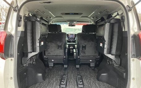 Toyota Alphard III, 2017 год, 3 550 000 рублей, 14 фотография