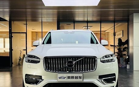 Volvo XC90 II рестайлинг, 2022 год, 4 497 017 рублей, 3 фотография