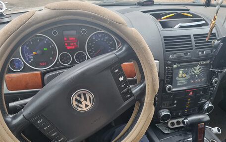 Volkswagen Touareg III, 2003 год, 980 000 рублей, 2 фотография