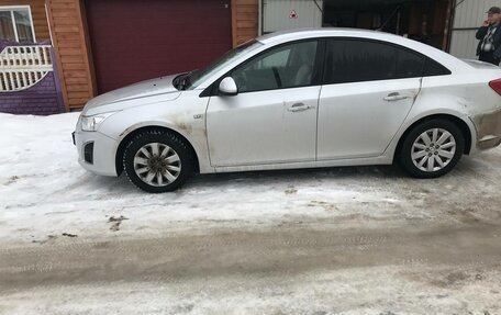 Chevrolet Cruze II, 2013 год, 850 000 рублей, 3 фотография