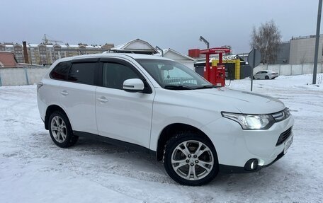 Mitsubishi Outlander III рестайлинг 3, 2013 год, 1 395 000 рублей, 1 фотография