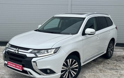 Mitsubishi Outlander III рестайлинг 3, 2022 год, 2 700 000 рублей, 1 фотография