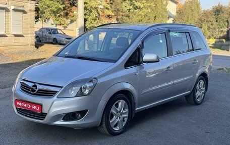 Opel Zafira B, 2011 год, 1 040 000 рублей, 1 фотография