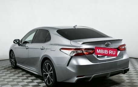 Toyota Camry, 2019 год, 2 650 000 рублей, 7 фотография