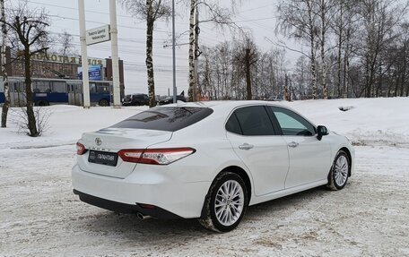 Toyota Camry, 2021 год, 3 300 000 рублей, 5 фотография