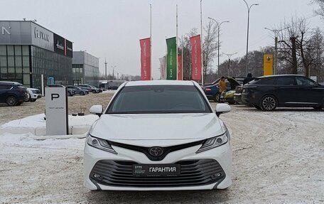 Toyota Camry, 2021 год, 3 300 000 рублей, 2 фотография