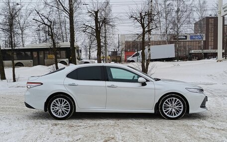 Toyota Camry, 2021 год, 3 300 000 рублей, 4 фотография