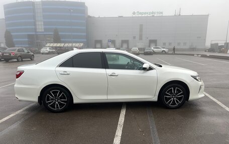 Toyota Camry, 2017 год, 2 600 000 рублей, 4 фотография