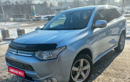 Mitsubishi Outlander III рестайлинг 3, 2013 год, 1 850 000 рублей, 1 фотография