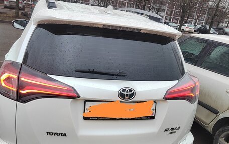 Toyota RAV4, 2017 год, 2 950 000 рублей, 4 фотография