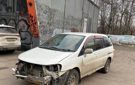 Nissan Prairie III, 2000 год, 190 000 рублей, 2 фотография