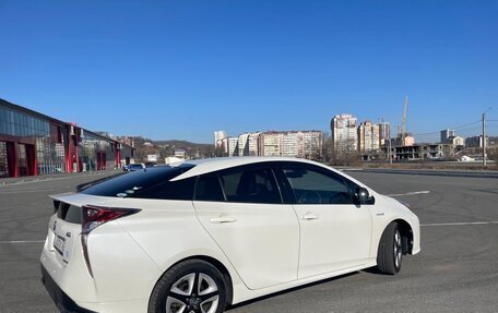 Toyota Prius IV XW50, 2016 год, 1 900 000 рублей, 3 фотография