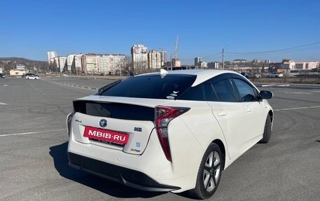 Toyota Prius IV XW50, 2016 год, 1 900 000 рублей, 9 фотография