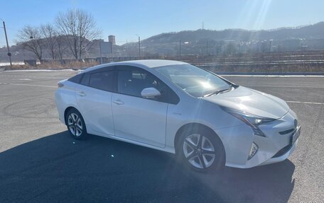 Toyota Prius IV XW50, 2016 год, 1 900 000 рублей, 17 фотография