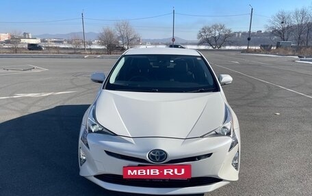 Toyota Prius IV XW50, 2016 год, 1 900 000 рублей, 19 фотография